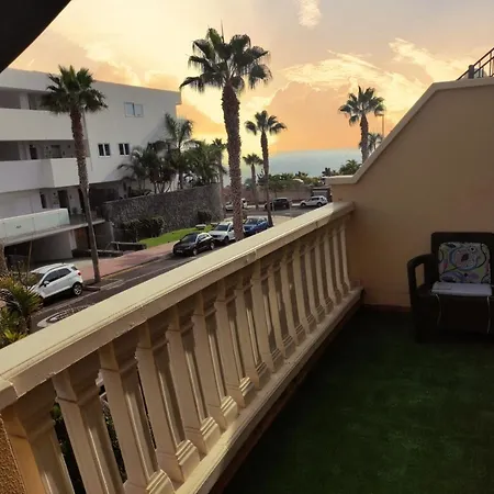 Baobab Suites Terrace Sea Views アデヘ